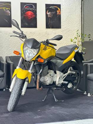 HONDA CB 300R 